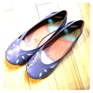 Adorable purple flats, size 10